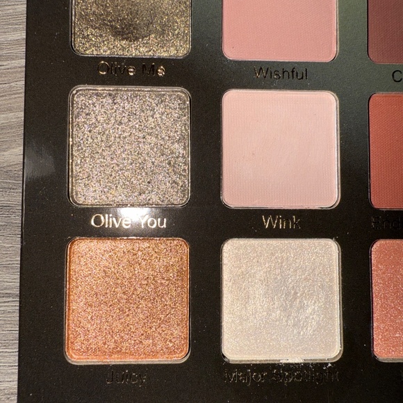 Violet Vose Eyeshadow Palette Olive You Forever New in Box - Picture 11 of 16